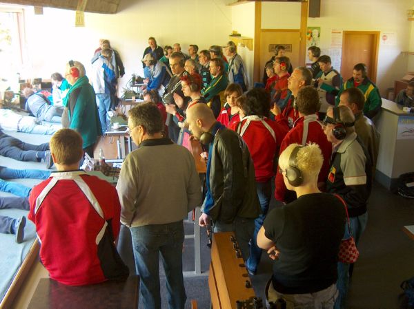 Sonntag morgen; Volles Haus