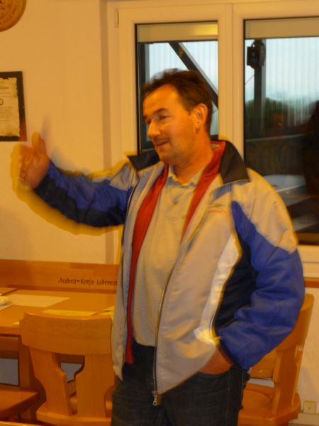 mit viel Schwung der Pr�si am Absenden vom 78. Winterschiessen 2010