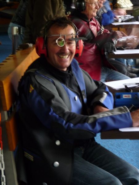 De Pr�si freut sich wie ein Maienk�fer �bers erste Punktemaximum in seiner langen Sch�tzenaufbahn