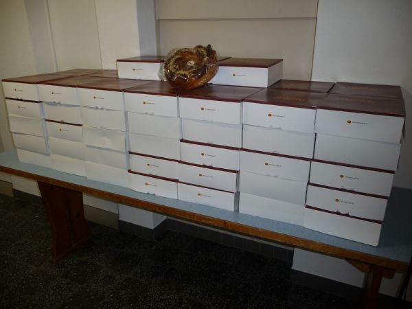 75 Hefekr�nze � 1kg warten auf die Gewinner